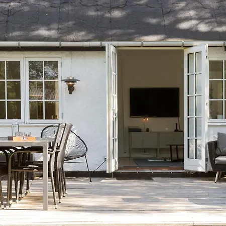 Casa de Férias 2 Bedroom Awesome In *