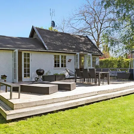 2 Bedroom Awesome In *