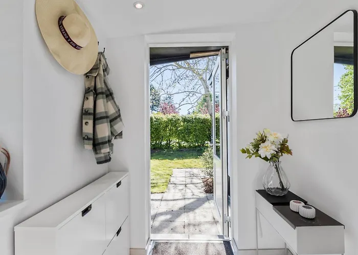 2 Bedroom Awesome In *